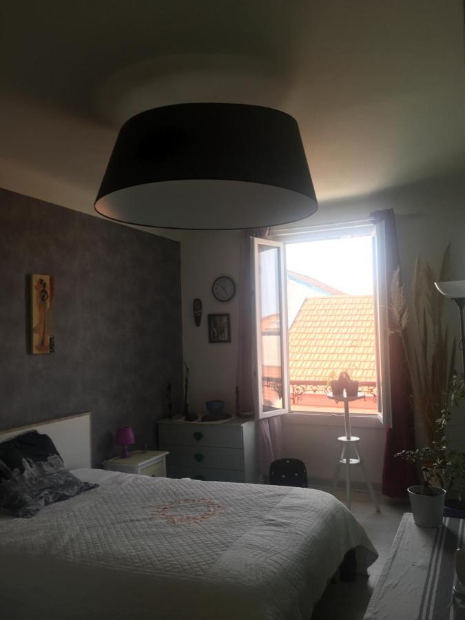 דירות Belle Chambre Au Coeur De באיון מראה חיצוני תמונה