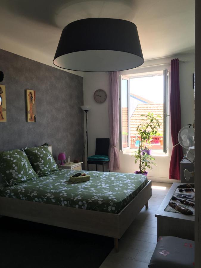 דירות Belle Chambre Au Coeur De באיון מראה חיצוני תמונה